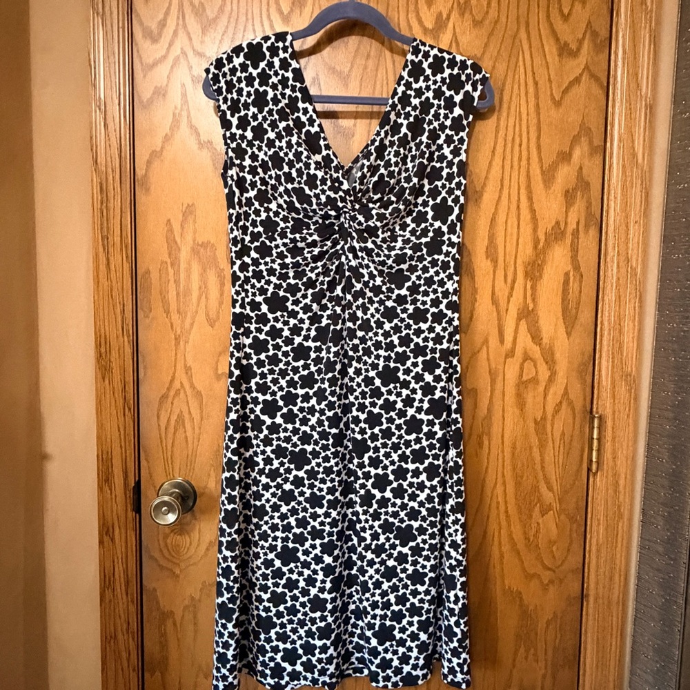 London Times Black and White Floral Twist-Front Midi Dress